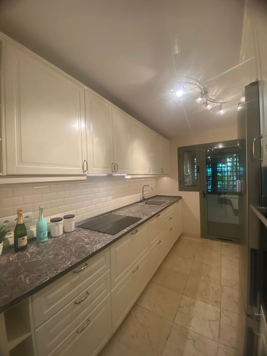 2 soveværelse Lejlighed til salg i La Atalaya med swimmingpool garage - € 449.000 (Ref: 9341406)