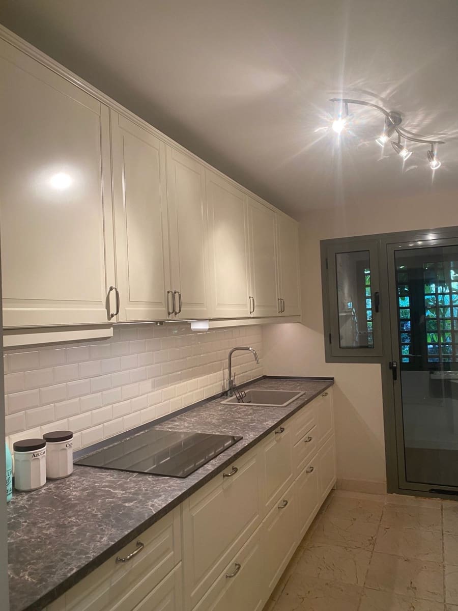 2 soveværelse Lejlighed til salg i La Atalaya med swimmingpool garage - € 449.000 (Ref: 9341406)