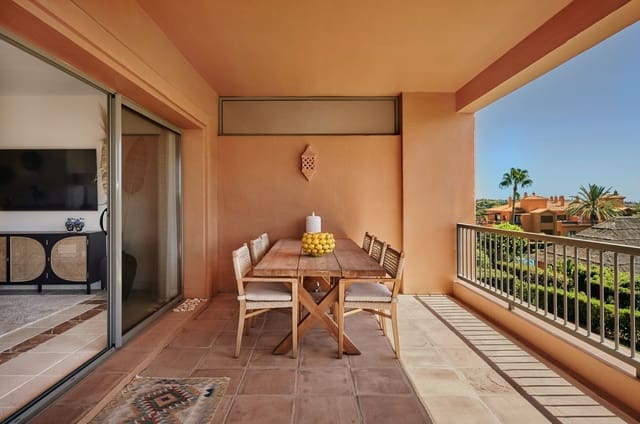 2 soverom Leilighet til salgs i El Paraiso, Estepona med svømmebasseng garasje - € 495 000 (Ref: 9341409)