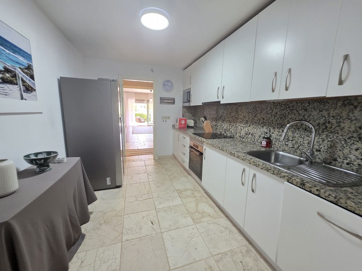 3 quarto Apartamento para venda em Estepona com piscina garagem - 730 000 € (Ref: 9341558)