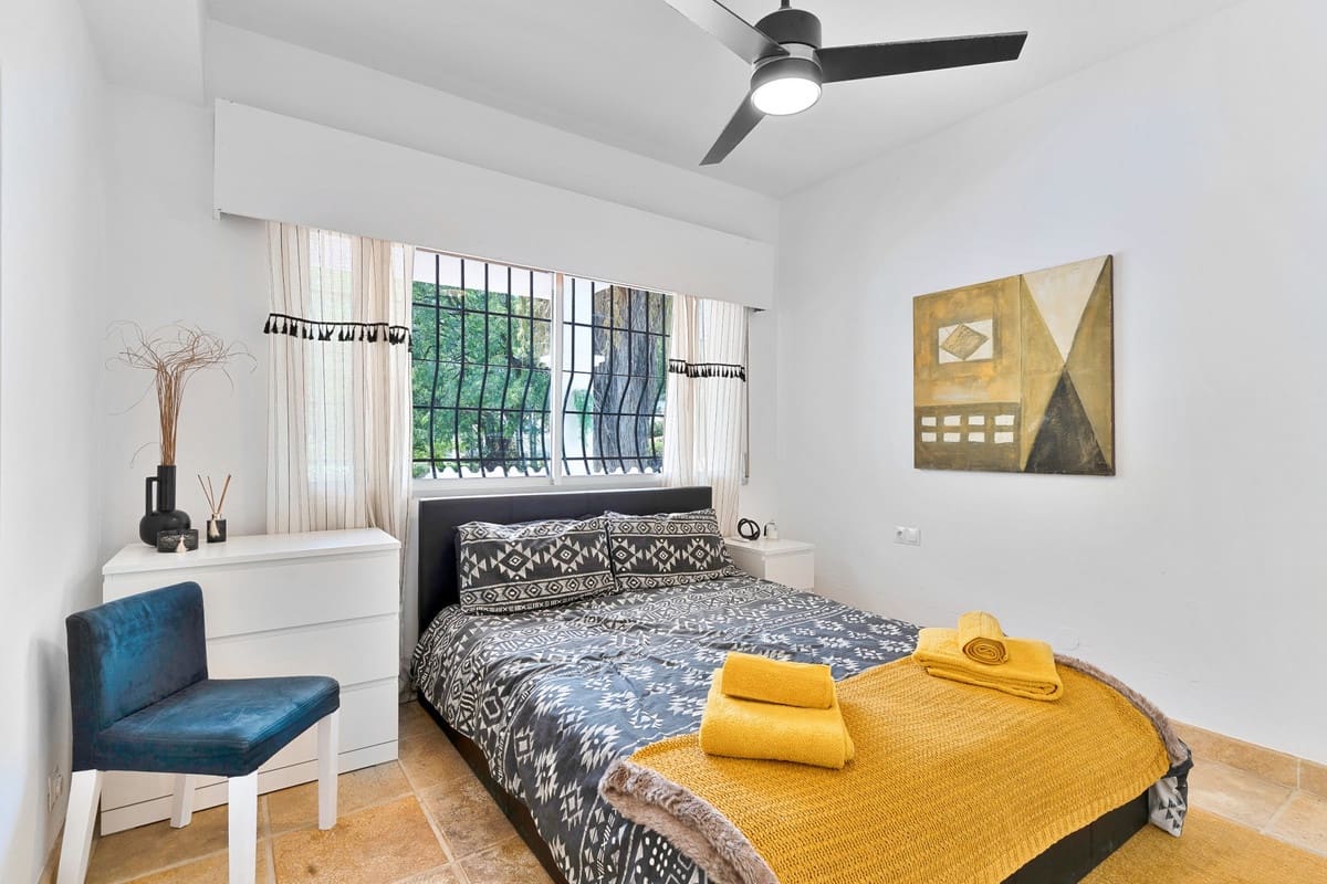 5 slaapkamer Villa te koop in Nueva Andalucia met zwembad garage - € 1.250.000 (Ref: 9343732)