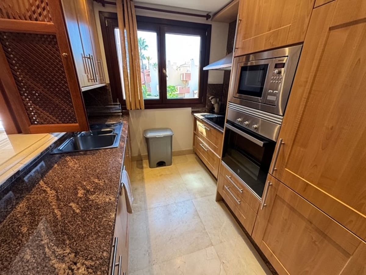 2 makuuhuone Huoneisto myytävänä paikassa New Golden Mile mukana 
autotalli - 605 000 € (Ref: 9343911)