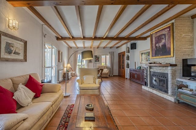 4 quarto Moradia para venda em Estepona com piscina garagem - 2 495 000 € (Ref: 9343913)