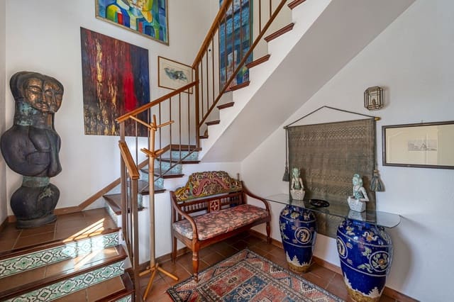 4 quarto Moradia para venda em Estepona com piscina garagem - 2 495 000 € (Ref: 9343913)