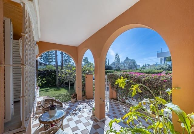 4 quarto Moradia para venda em Estepona com piscina garagem - 2 495 000 € (Ref: 9343913)