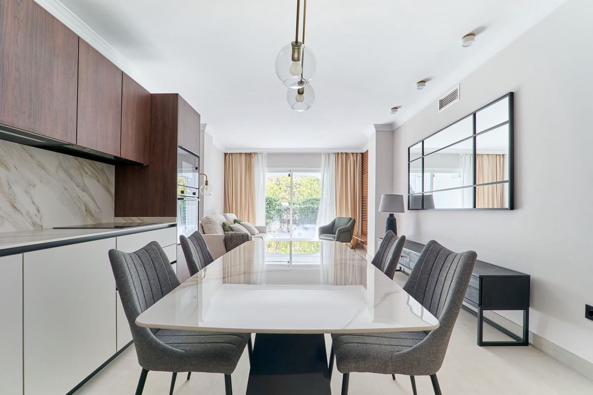 3 soveværelse Lejlighed til salg i San Pedro de Alcantara med swimmingpool garage - € 745.000 (Ref: 9344046)