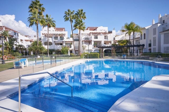 3 soveværelse Lejlighed til salg i San Pedro de Alcantara, Marbella med swimmingpool garage - € 745.000 (Ref: 9344046)