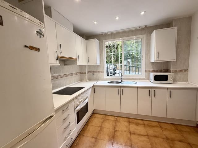 3 quarto Apartamento para venda em Calahonda, Mijas com piscina garagem - 256 000 € (Ref: 9348074)