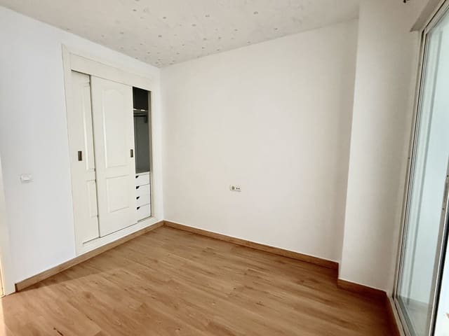 3 quarto Apartamento para venda em Calahonda, Mijas com piscina garagem - 256 000 € (Ref: 9348074)