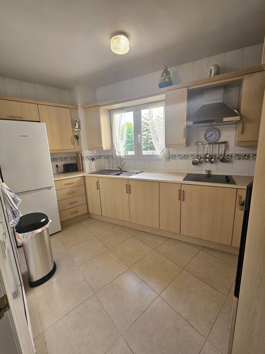 2 soveværelse Lejlighed til salg i Calahonda med swimmingpool garage - € 287.500 (Ref: 9348646)