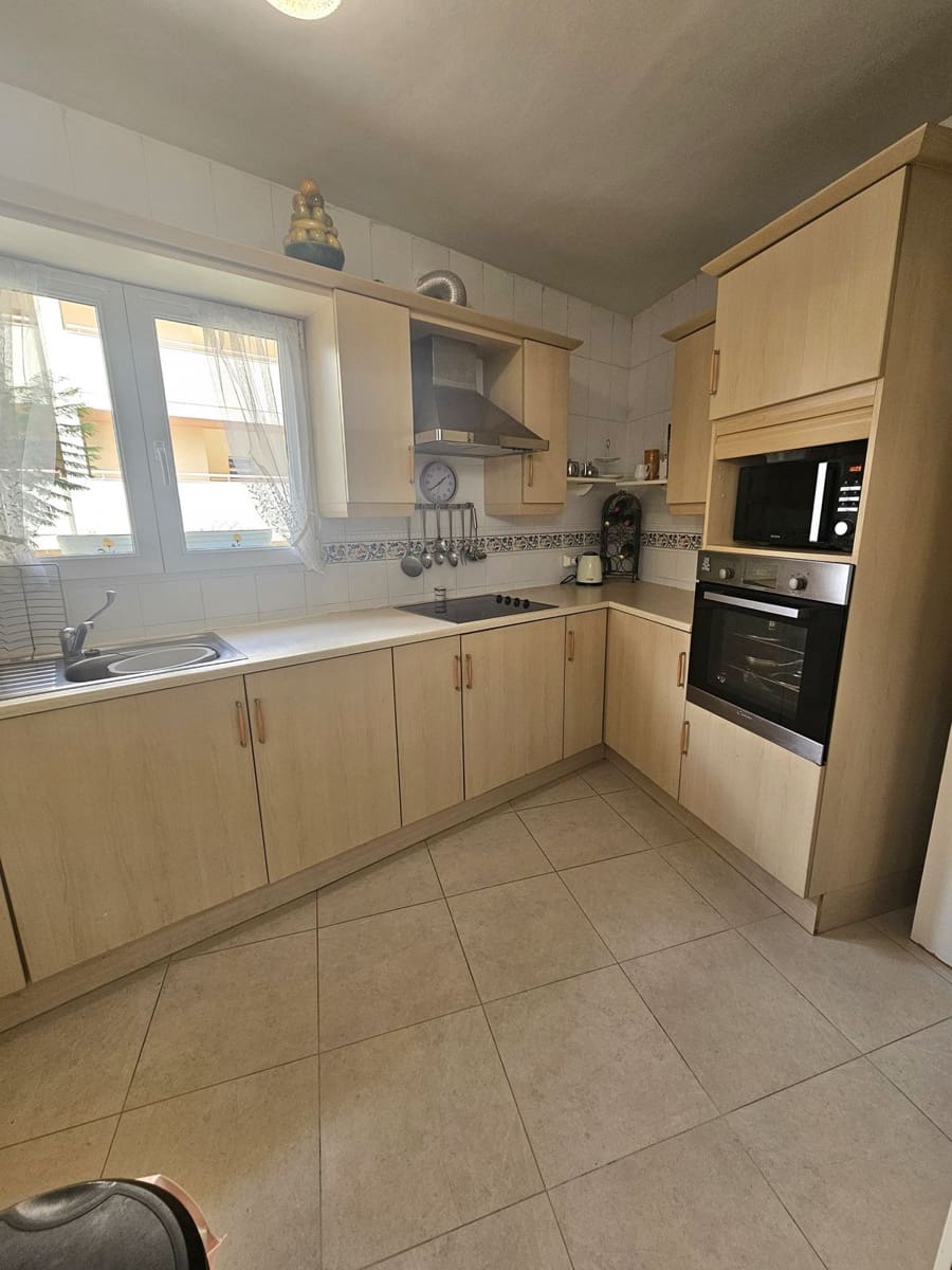 2 soveværelse Lejlighed til salg i Calahonda med swimmingpool garage - € 287.500 (Ref: 9348646)