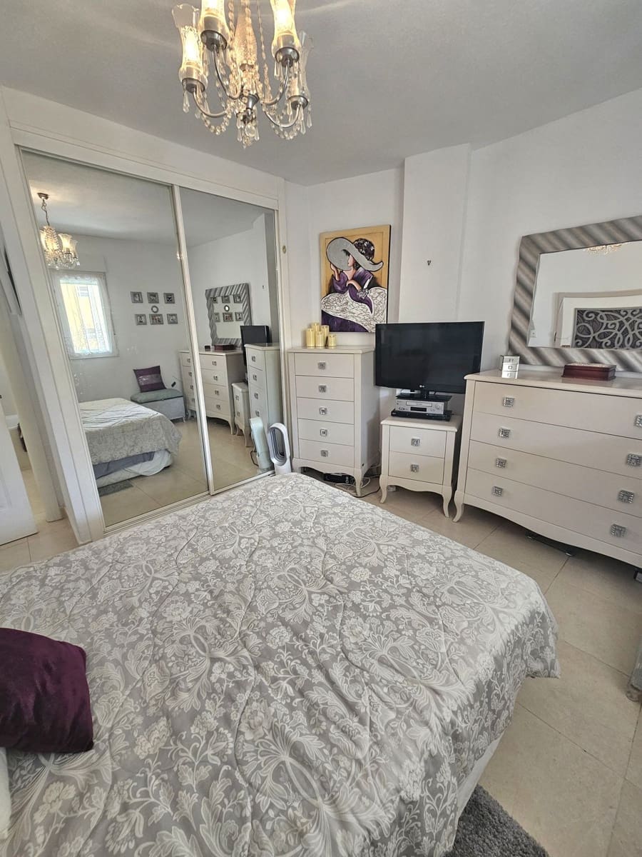 2 soveværelse Lejlighed til salg i Calahonda med swimmingpool garage - € 287.500 (Ref: 9348646)