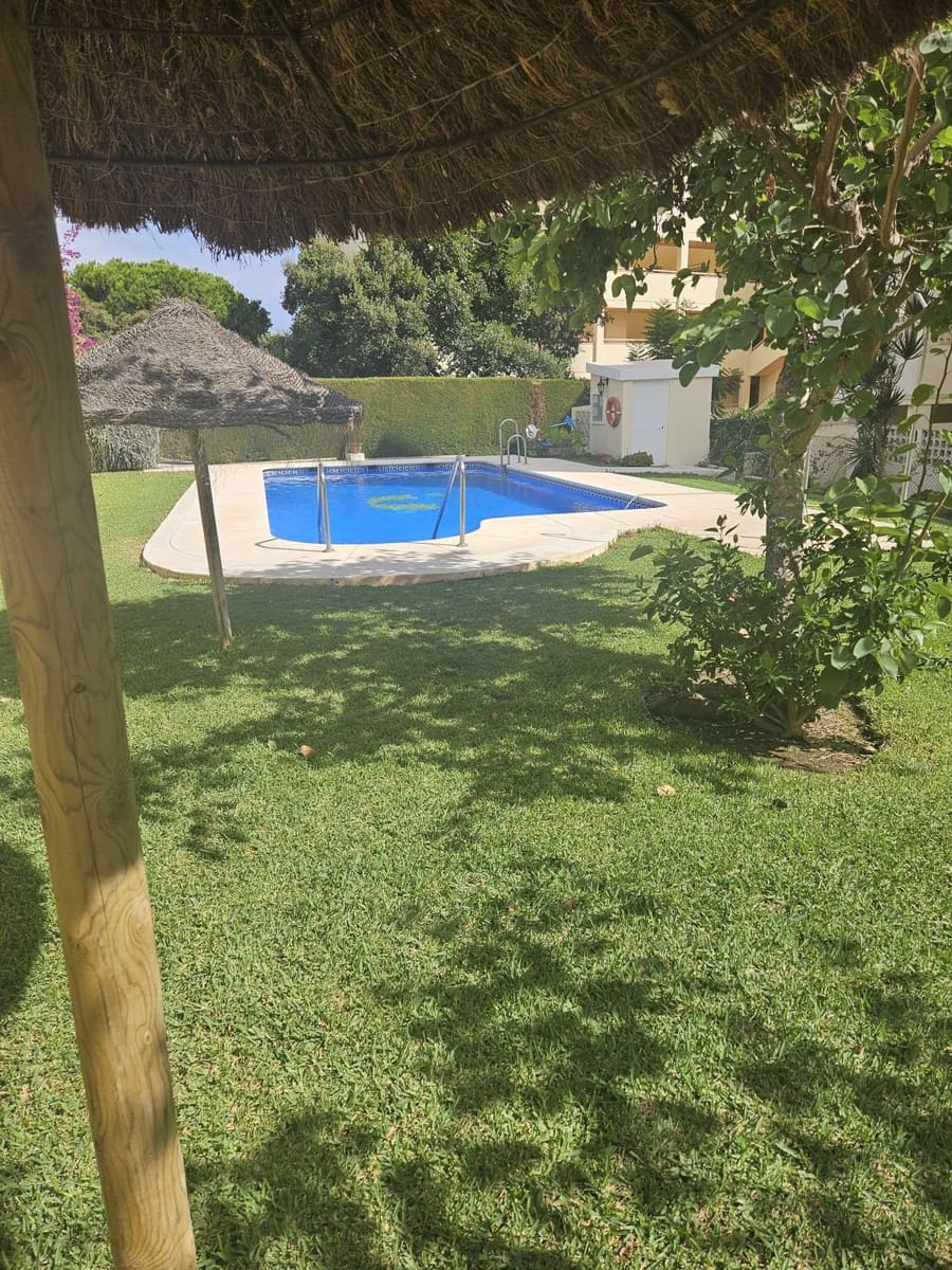 2 soveværelse Lejlighed til salg i Calahonda med swimmingpool garage - € 287.500 (Ref: 9348646)