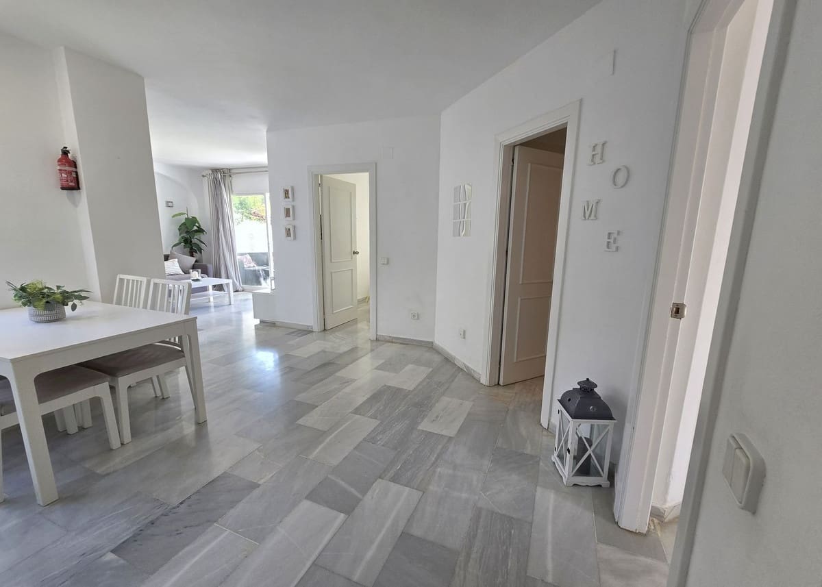 2 soveværelse Lejlighed til salg i Calahonda med swimmingpool garage - € 299.000 (Ref: 9348747)