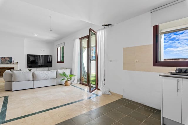 2 soveværelse Byhus til salg i Casares med swimmingpool - € 397.000 (Ref: 9348847)