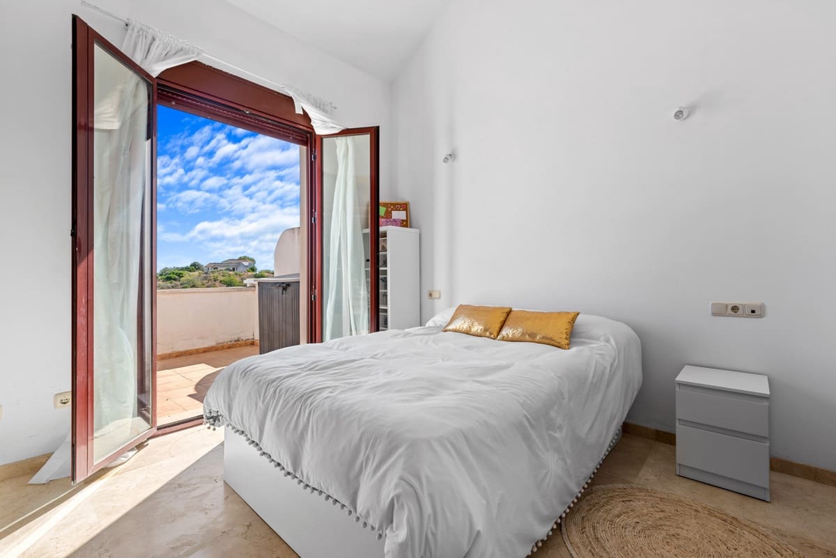 2 slaapkamer Huis te koop in Casares met zwembad - € 397.000 (Ref: 9348847)