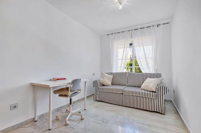 5 makuuhuone Omakotitalo myytävänä paikassa Calahonda, Mijas mukana uima-altaan 
autotalli - 528 000 € (Ref: 9350192)