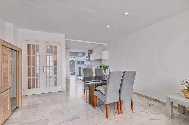 5 makuuhuone Omakotitalo myytävänä paikassa Calahonda, Mijas mukana uima-altaan 
autotalli - 528 000 € (Ref: 9350192)