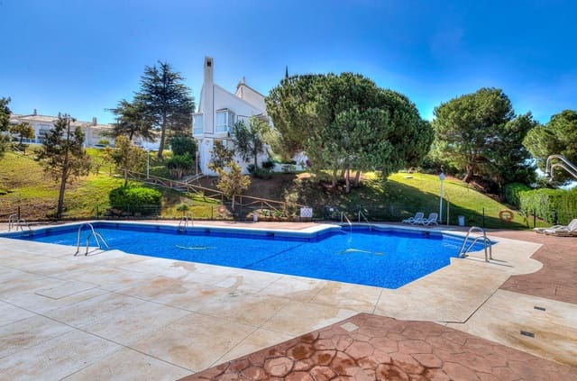 5 makuuhuone Omakotitalo myytävänä paikassa Calahonda, Mijas mukana uima-altaan 
autotalli - 528 000 € (Ref: 9350192)