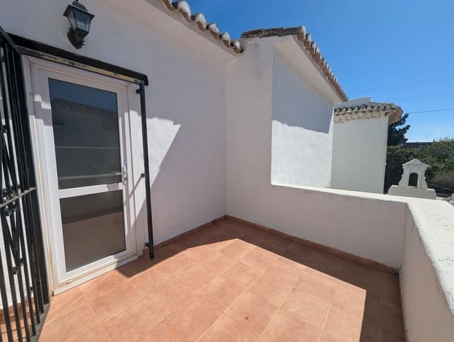 3 makuuhuone Omakotitalo myytävänä paikassa Calahonda, Mijas mukana uima-altaan 
autotalli - 449 000 € (Ref: 9350194)