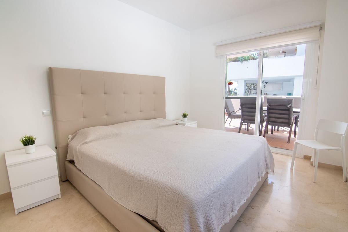 3 quarto Apartamento para venda em Estepona com piscina garagem - 420 000 € (Ref: 9354191)