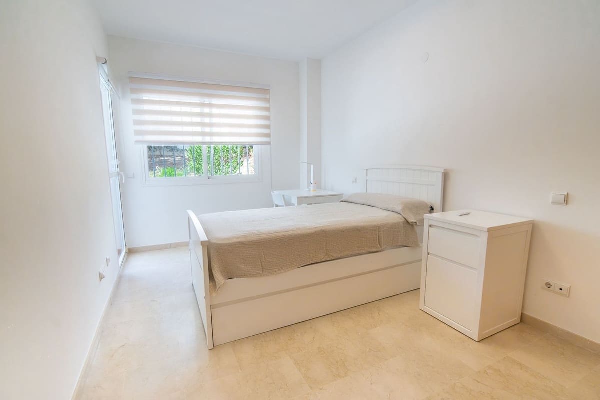 3 quarto Apartamento para venda em Estepona com piscina garagem - 420 000 € (Ref: 9354191)