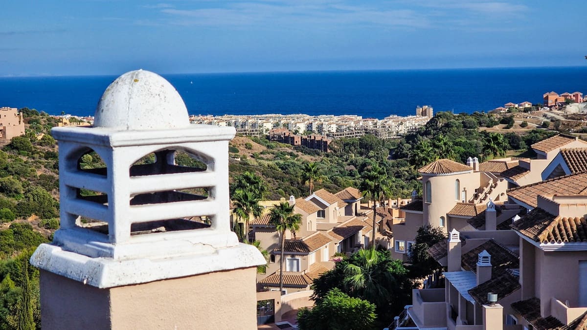 3 soveværelse Penthouse til salg i La Duquesa / Puerto de la Duquesa med swimmingpool - € 390.000 (Ref: 9354193)