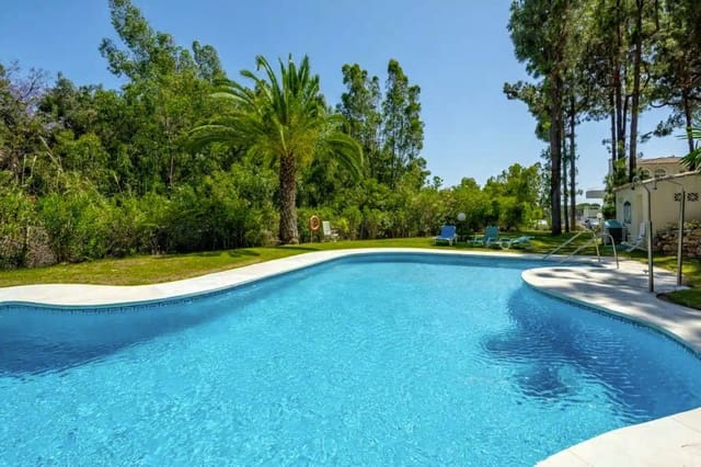 3 soveværelse Penthouse til salg i Calahonda, Mijas med swimmingpool garage - € 599.000 (Ref: 9354484)