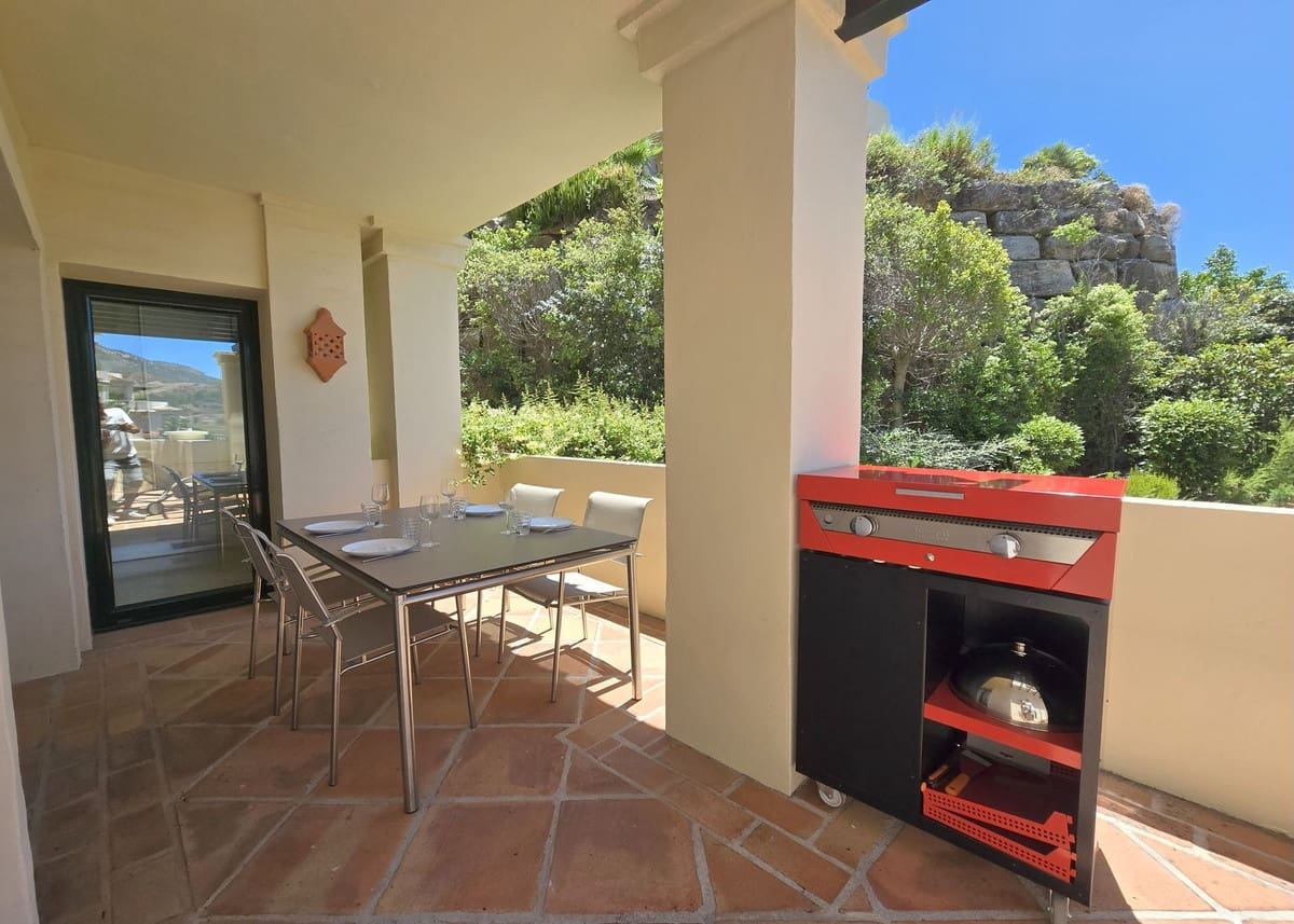 2 soverom Leilighet til salgs i Benahavis med svømmebasseng garasje - € 559 000 (Ref: 9354487)