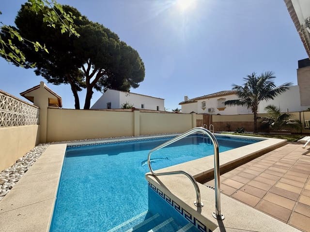 3 soverom Villa til salgs i Benalmádena med svømmebasseng garasje - € 750 000 (Ref: 9356845)