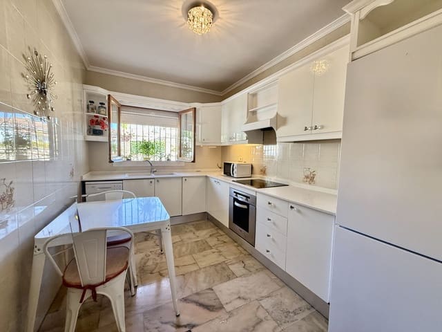 3 soverom Villa til salgs i Benalmádena med svømmebasseng garasje - € 750 000 (Ref: 9356845)