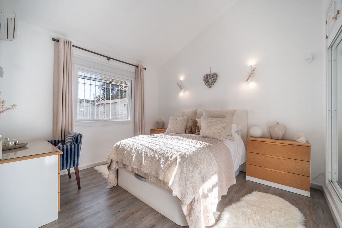 3 camera da letto Villa in vendita in Calahonda con piscina garage - 995.000 € (Rif: 9356919)