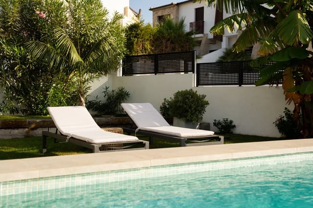 3 chambre Villa/Maison à vendre à Estepona avec piscine garage - 995 000 € (Ref: 9356961)