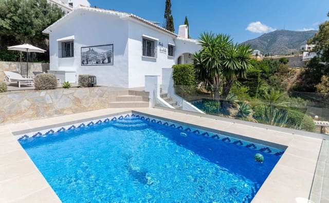 3 soverom Villa til salgs i Torreblanca del Sur, Mijas med svømmebasseng garasje - € 1 245 000 (Ref: 9357009)