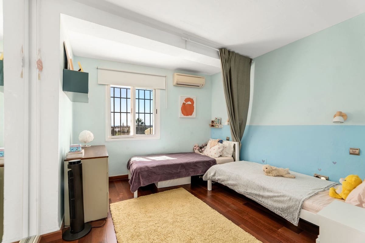 3 sovrum Villa till salu i Mijas Costa med pool - 1 150 000 € (Ref: 9357010)