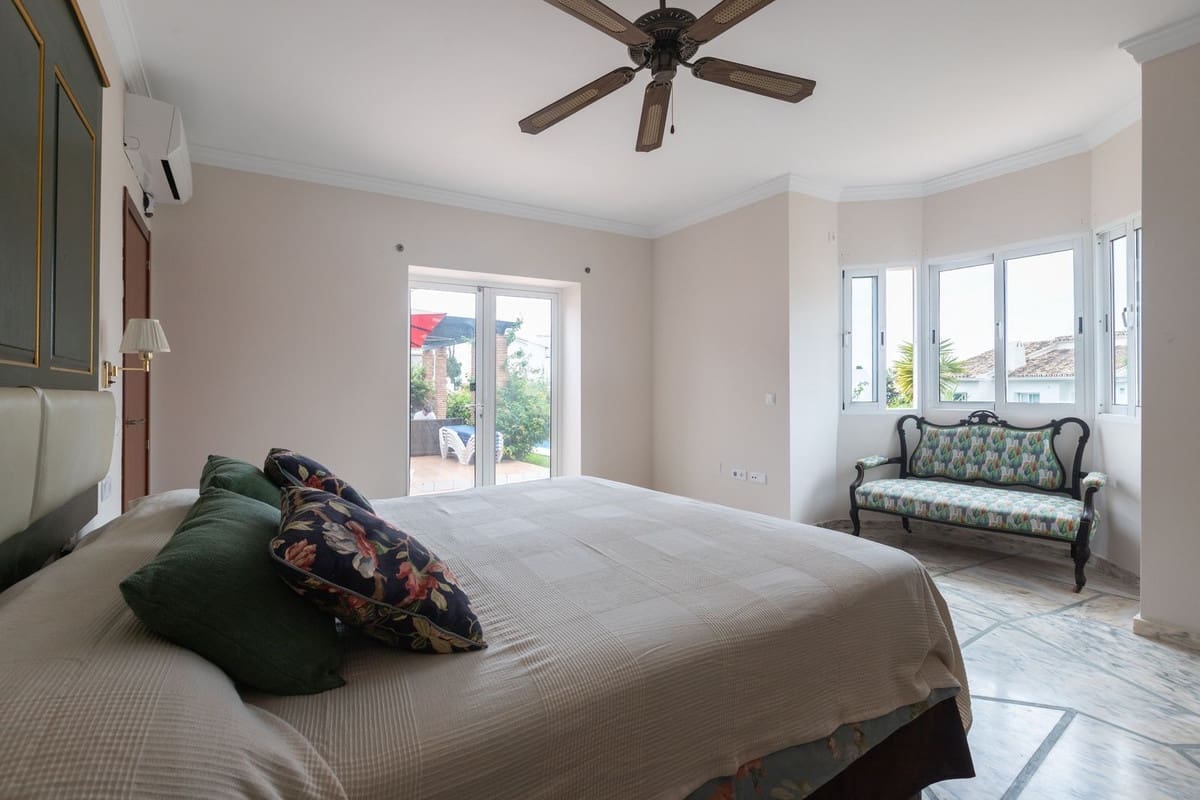 3 chambre Villa/Maison à vendre à Mijas Costa avec piscine garage - 1 100 000 € (Ref: 9357011)