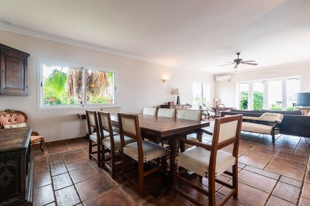 3 chambre Villa/Maison à vendre à Mijas Costa, Mijas avec piscine garage - 1 100 000 € (Ref: 9357011)