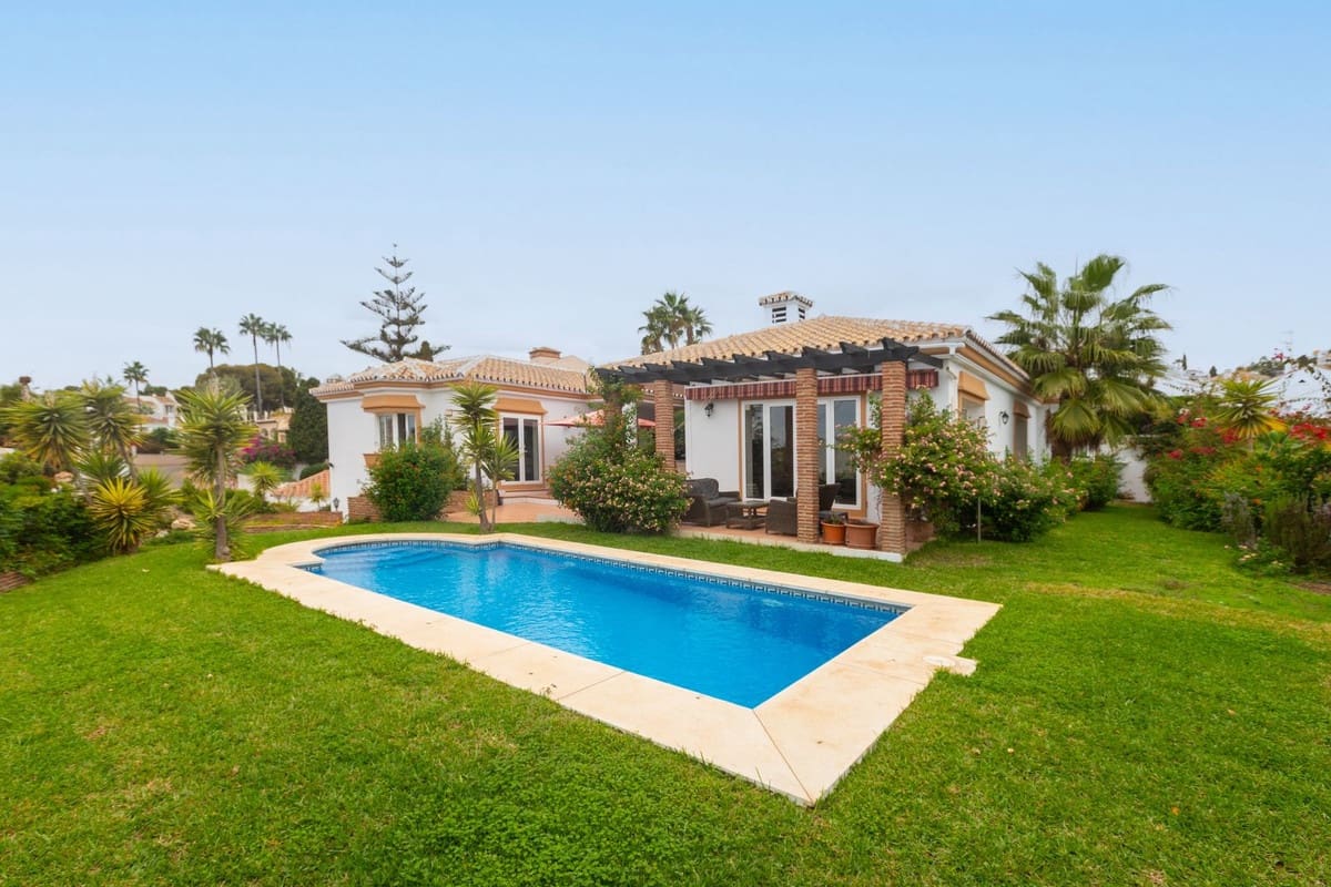 3 chambre Villa/Maison à vendre à Mijas Costa avec piscine garage - 1 100 000 € (Ref: 9357011)