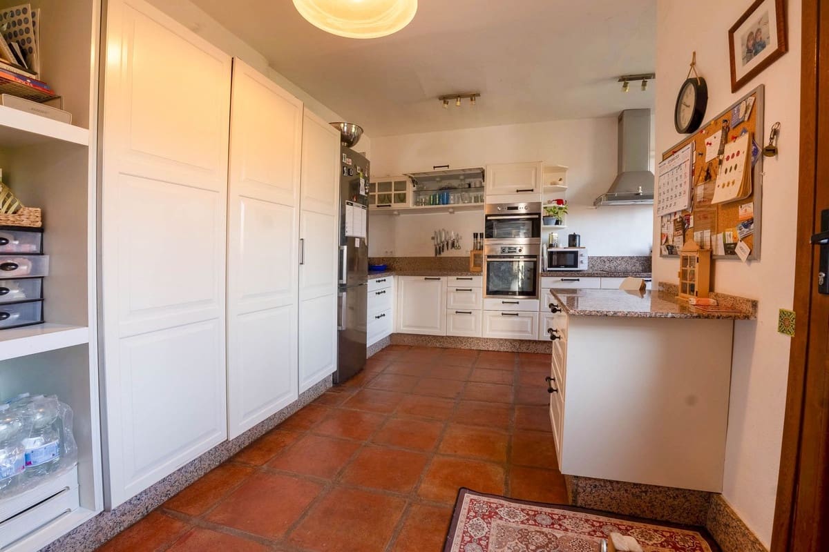 3 soverom Villa til salgs i Mijas Golf med svømmebasseng garasje - € 1 100 000 (Ref: 9357012)