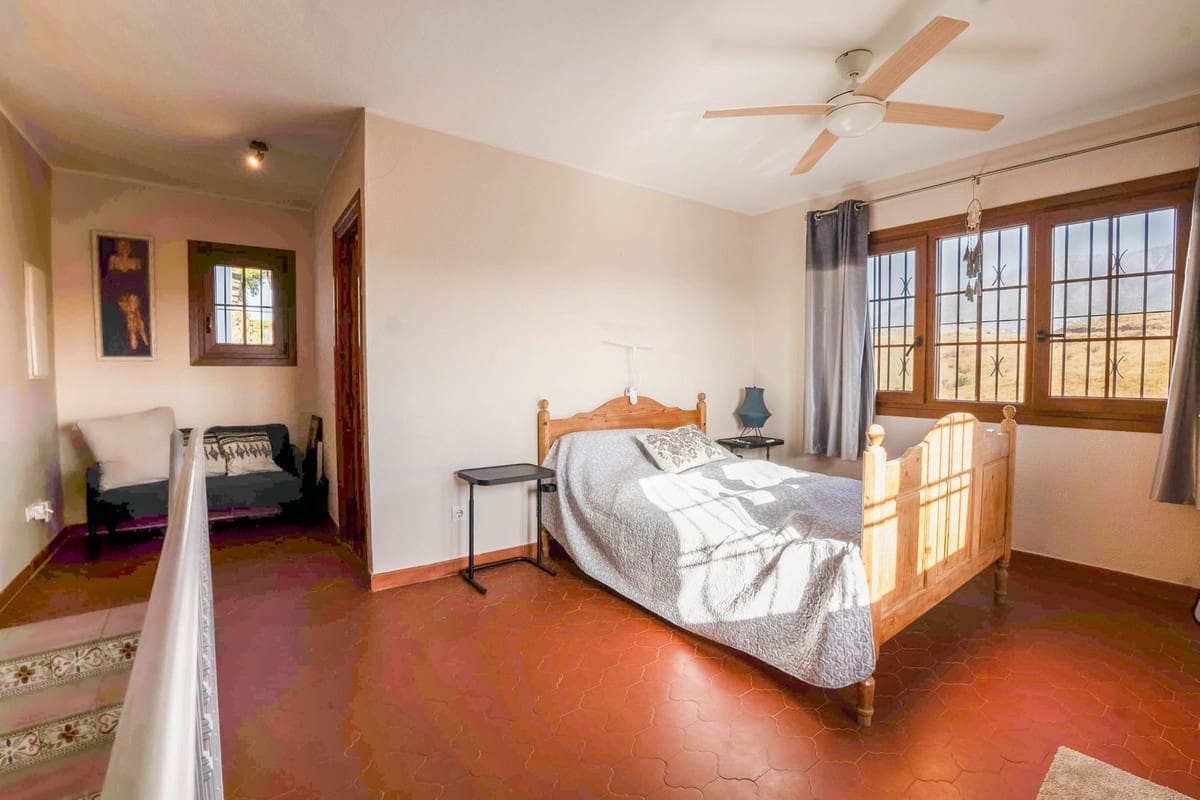 3 soverom Villa til salgs i Mijas Golf med svømmebasseng garasje - € 1 100 000 (Ref: 9357012)