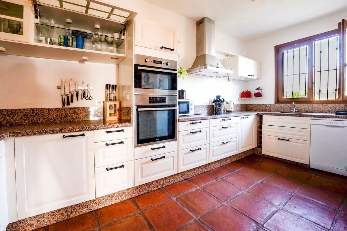 3 soverom Villa til salgs i Mijas Golf med svømmebasseng garasje - € 1 100 000 (Ref: 9357012)