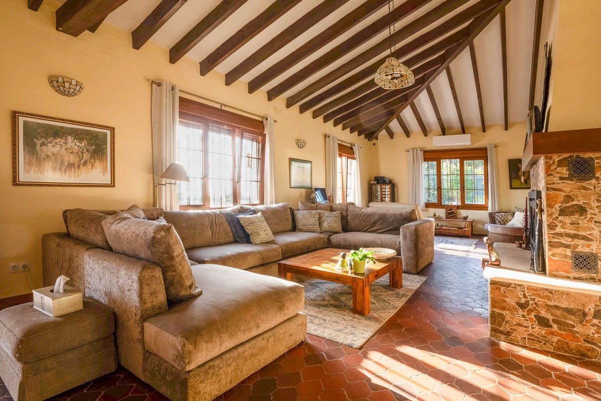 3 soverom Villa til salgs i Mijas Golf med svømmebasseng garasje - € 1 100 000 (Ref: 9357012)