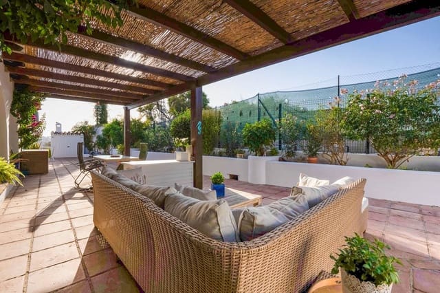 3 soveværelse Villa til salg i Mijas Golf, Mijas med swimmingpool garage - € 1.100.000 (Ref: 9357012)
