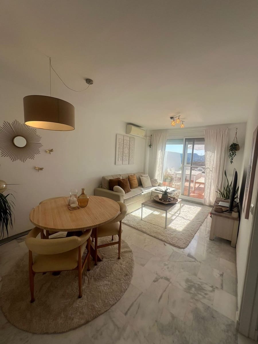 2 soverom Penthouse til salgs i Casares med svømmebasseng garasje - € 240 000 (Ref: 9357449)
