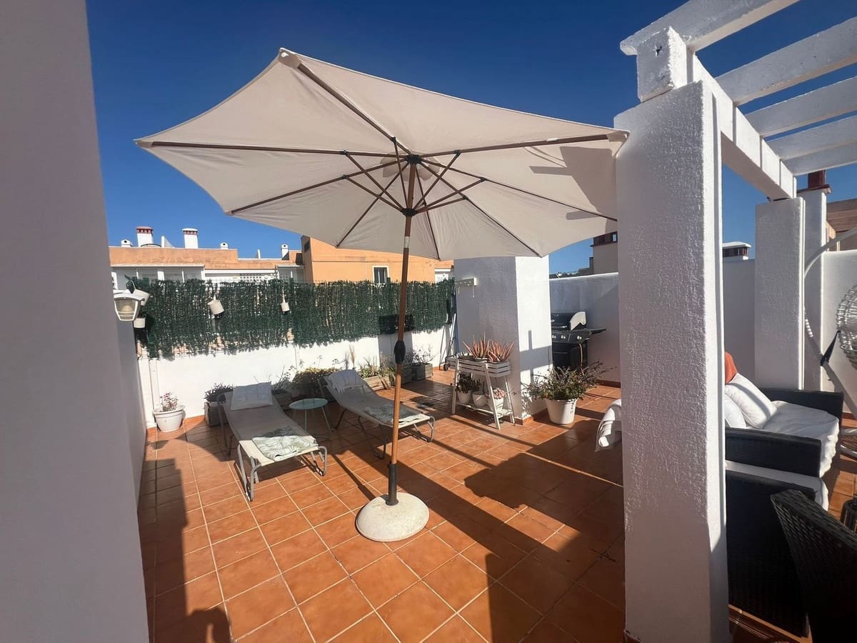 2 soverom Penthouse til salgs i Casares med svømmebasseng garasje - € 240 000 (Ref: 9357449)