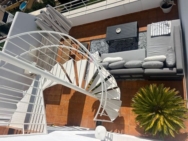 2 soverom Penthouse til salgs i Casares med svømmebasseng garasje - € 240 000 (Ref: 9357449)