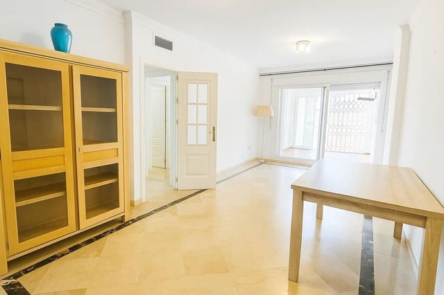 2 soveværelse Lejlighed til salg i La Duquesa / Puerto de la Duquesa, Manilva med swimmingpool - € 245.000 (Ref: 9357582)