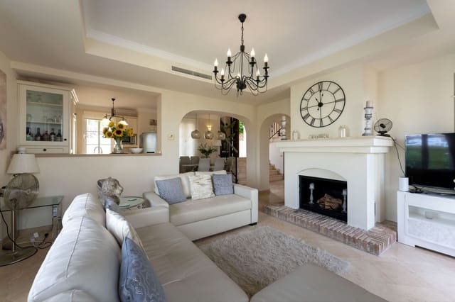 3 quarto Moradia para venda em Mijas com piscina - 750 000 € (Ref: 9362978)