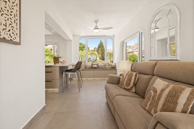 3 makuuhuone Huvila myytävänä paikassa Torreblanca del Sur, Mijas mukana uima-altaan 
autotalli - 1 275 000 € (Ref: 9363125)