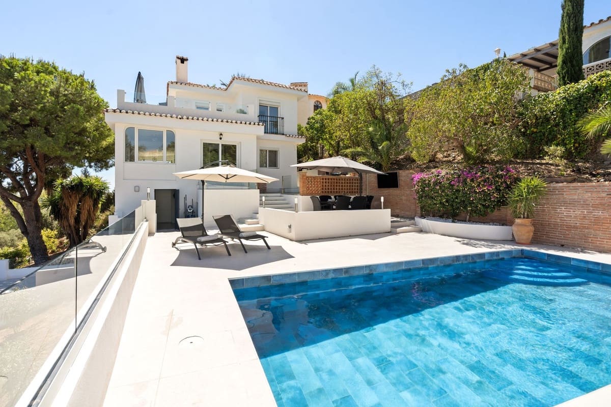 3 bedroom Villa for sale in Torreblanca del Sur with pool garage - € 1,275,000 (Ref: 9363125)